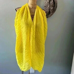 Extra large yellows scarf NWT